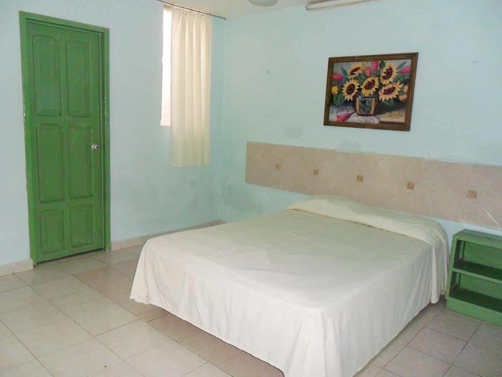 Hotel Aventura Mérida Buitenkant foto