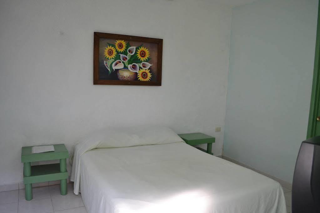 Hotel Aventura Mérida Buitenkant foto